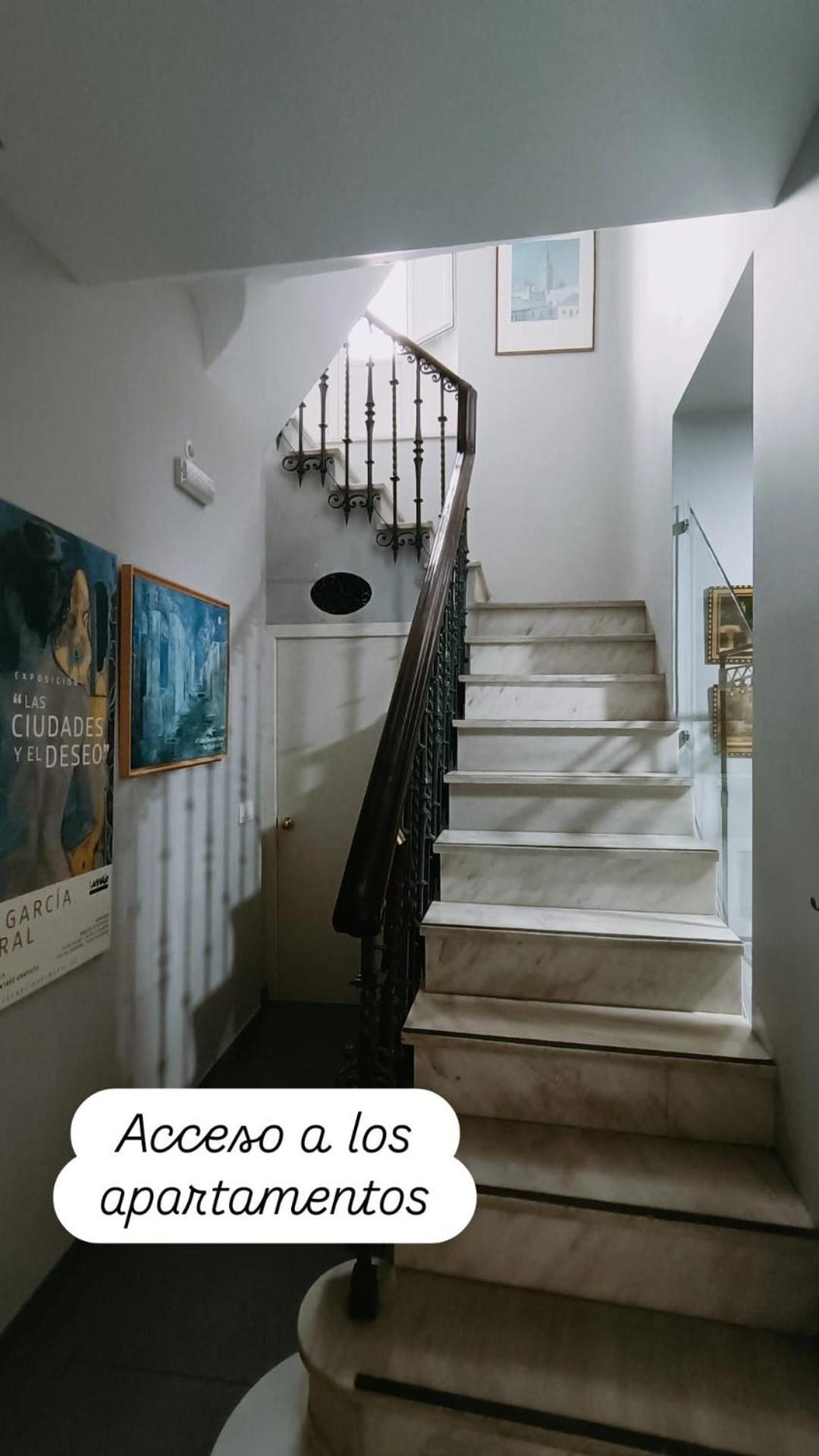 Apartamentos En La Plaza Dona Elvira, 7 Seville Luaran gambar