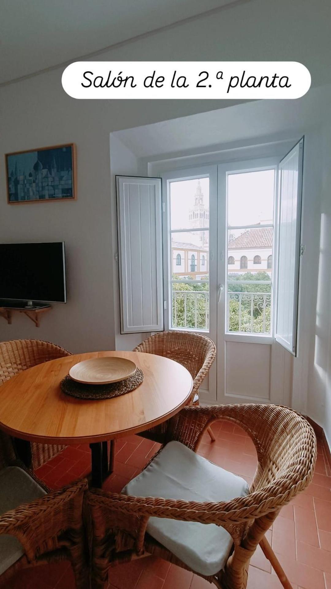 Apartamentos En La Plaza Dona Elvira, 7 Seville Luaran gambar